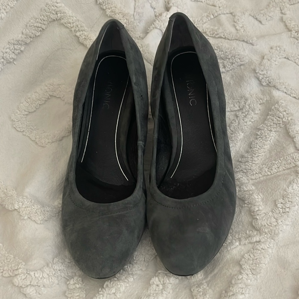 Vionic grey wedge